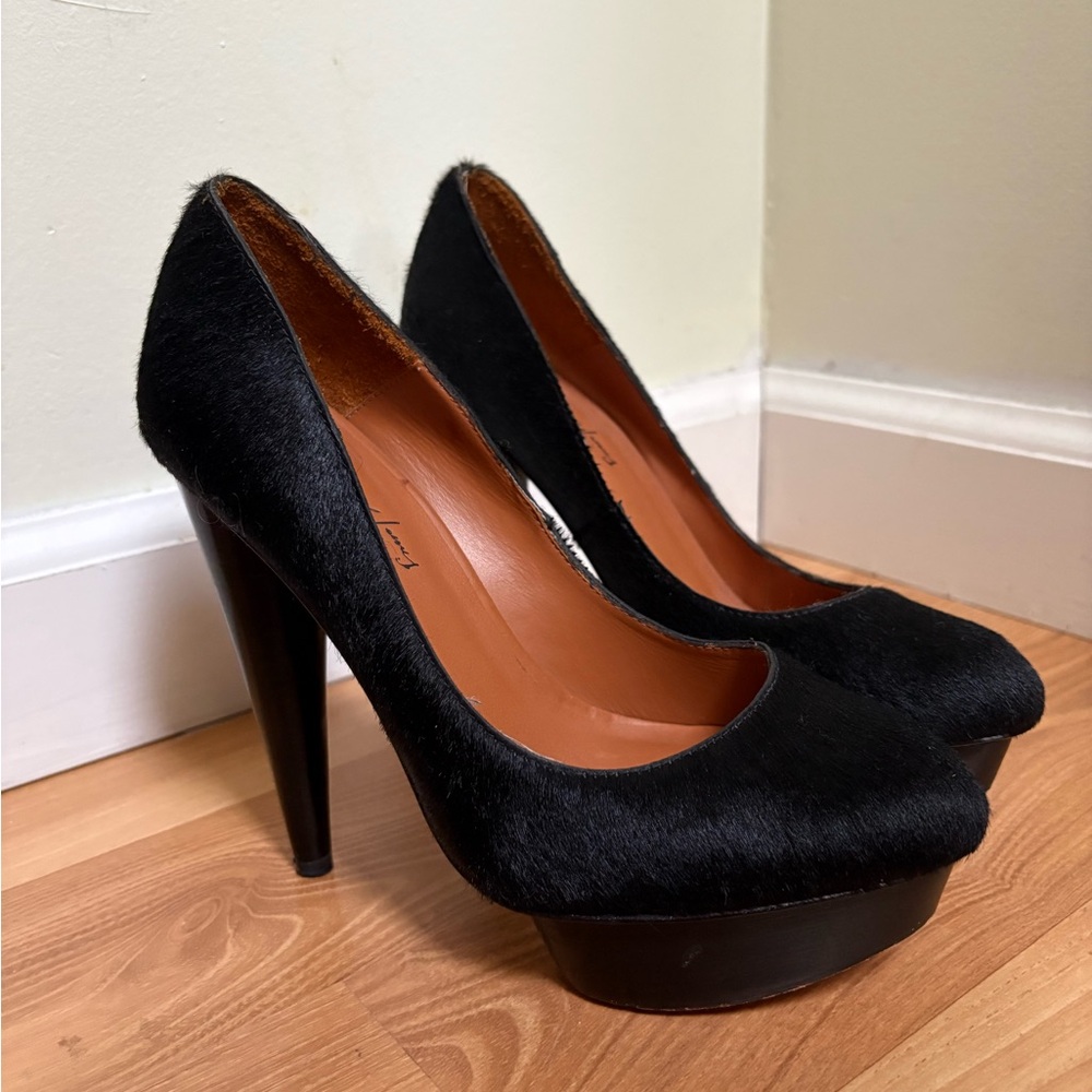 ELIZABETH & JAMES Mason Pony Hair Platform Pumps
